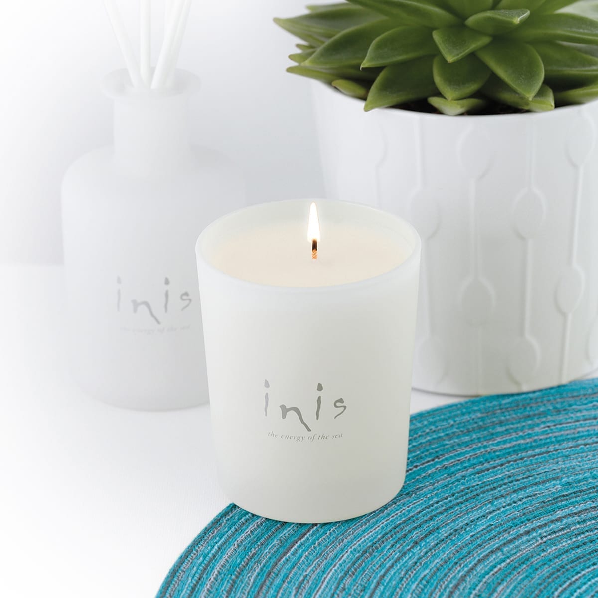 Inis -Scented Candle 6.7 oz.