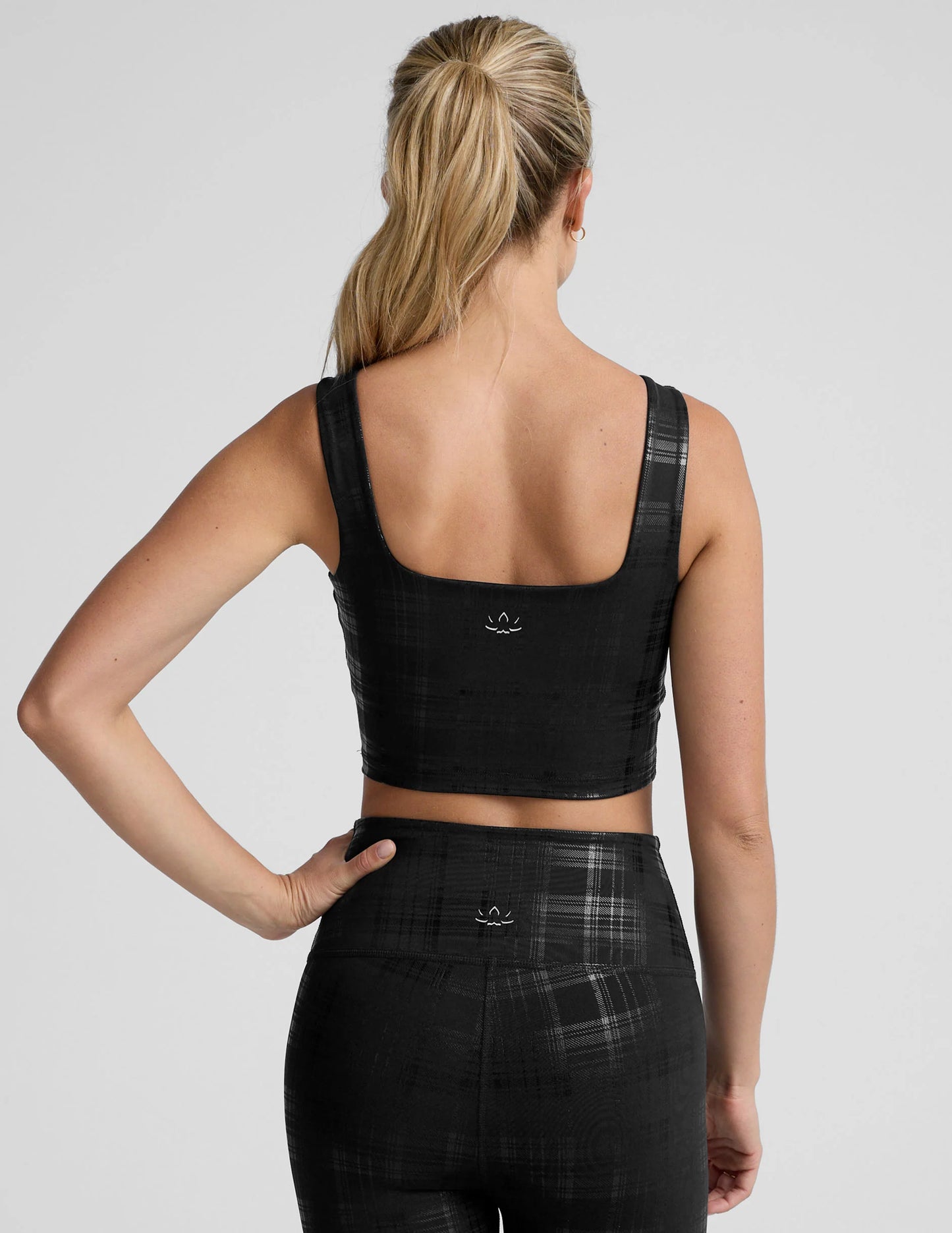 Beyond The Studio High Cropped Tank - Plaid Foil Black XS-XL