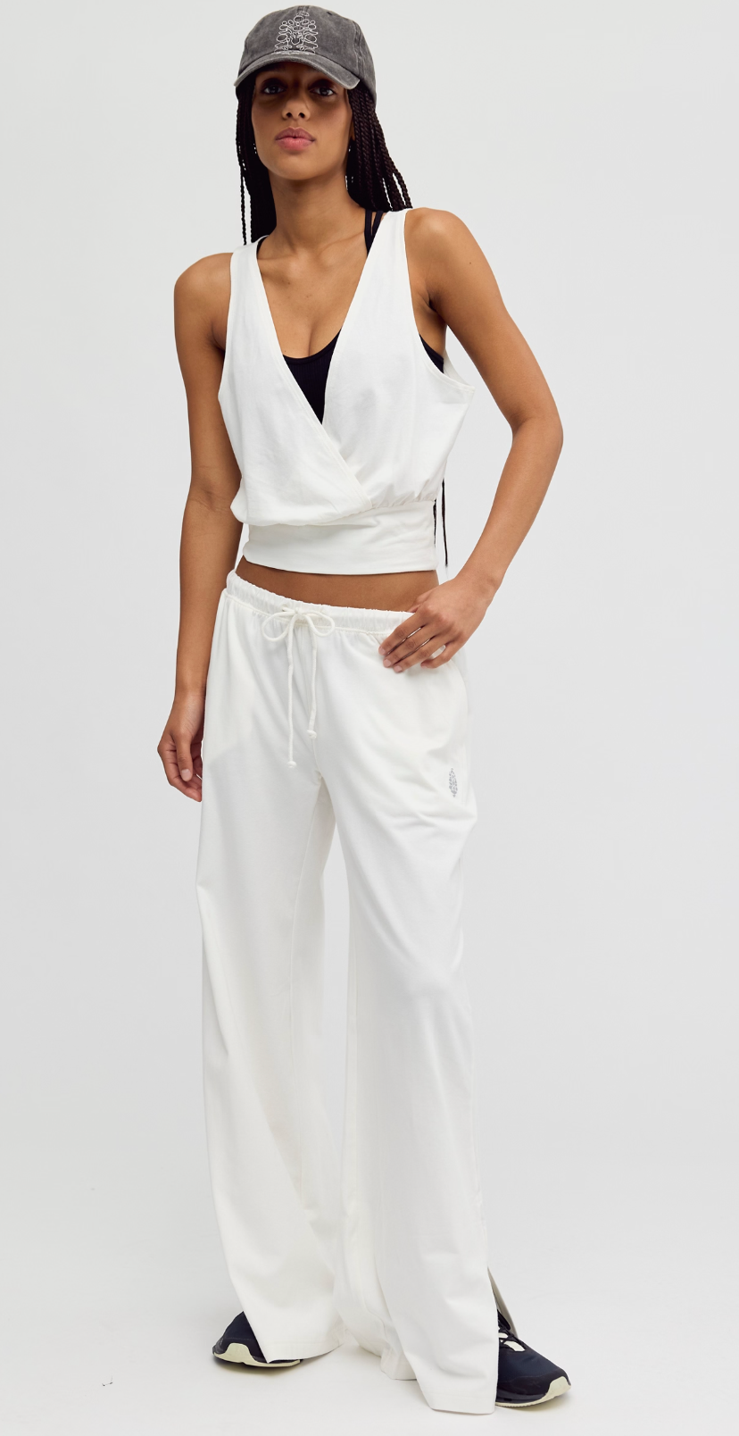 Hot Shot V-Neck Set - White