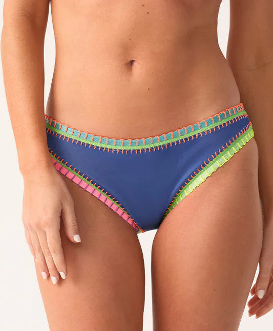 Platinum Crochet Trim Scoop Bottom- Waverly