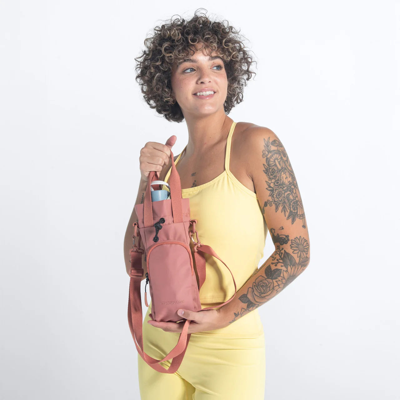 Izzie - Water Bottle Crossbody - Desert Pink